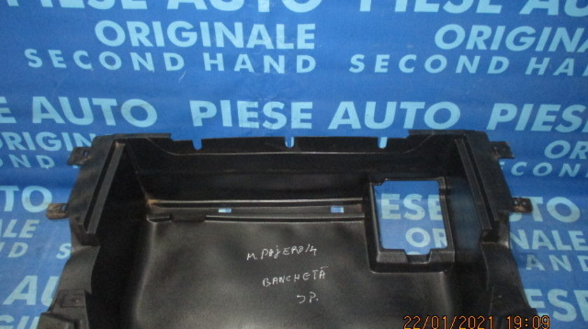 Trusa scule Mitsubishi Pajero;  MR402030 (si cutie bancheta)