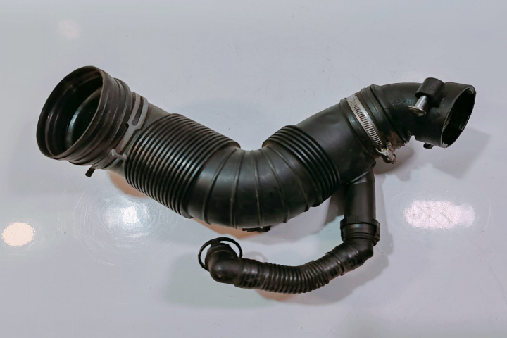 Tub admisie aer 3C0129654 Volkswagen VW Golf 6 [2008 - 2015]