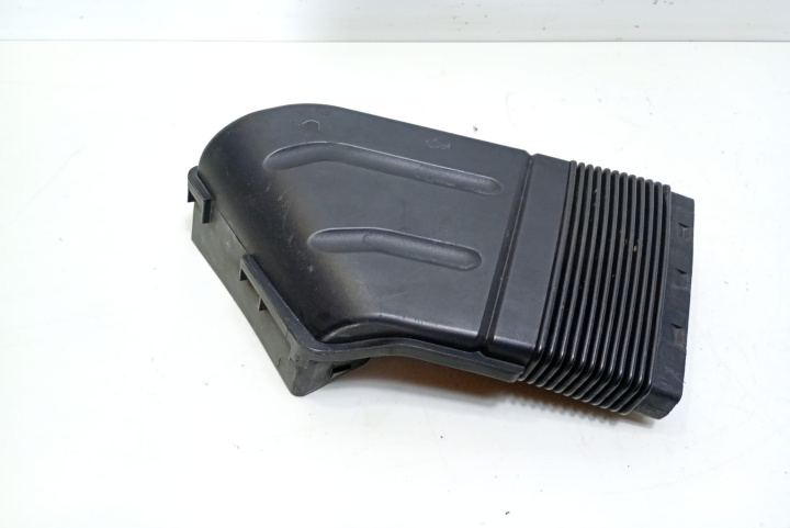 Tub admisie aer 8E0129617D Audi A4 B7 [2004 - 2008]