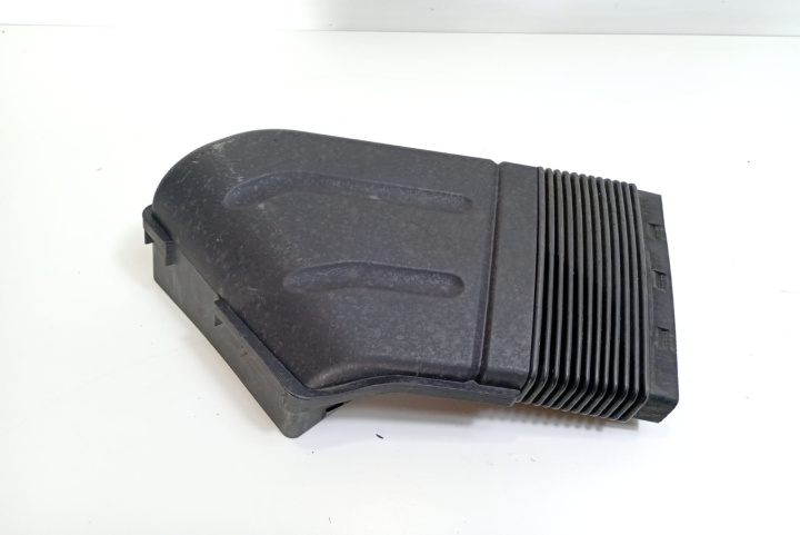Tub admisie aer 8E0129617D Audi A4 B7 [2