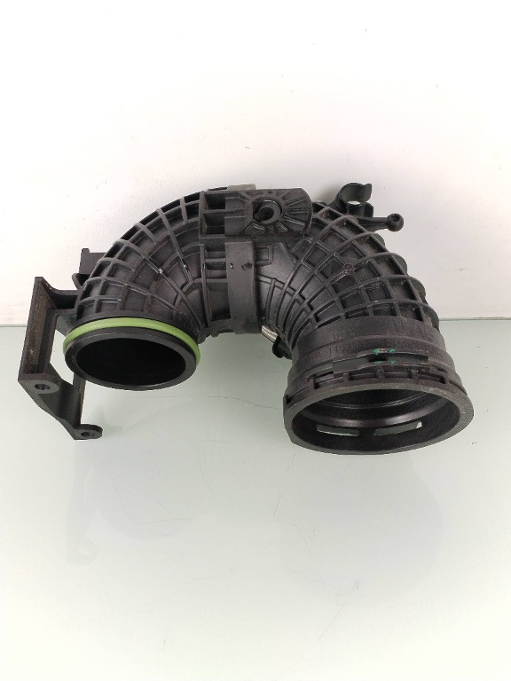 Tub admisie intercooler Skoda Karoq 1.5TSI DXD 04E145641 04E145641J
