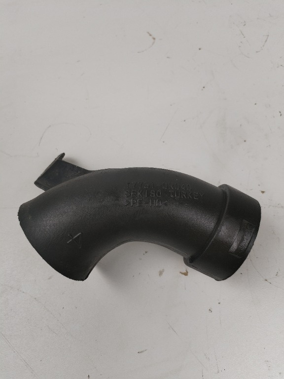 Tub aer Toyota Avensis T27 2.0 d-4D 17751-0R040
