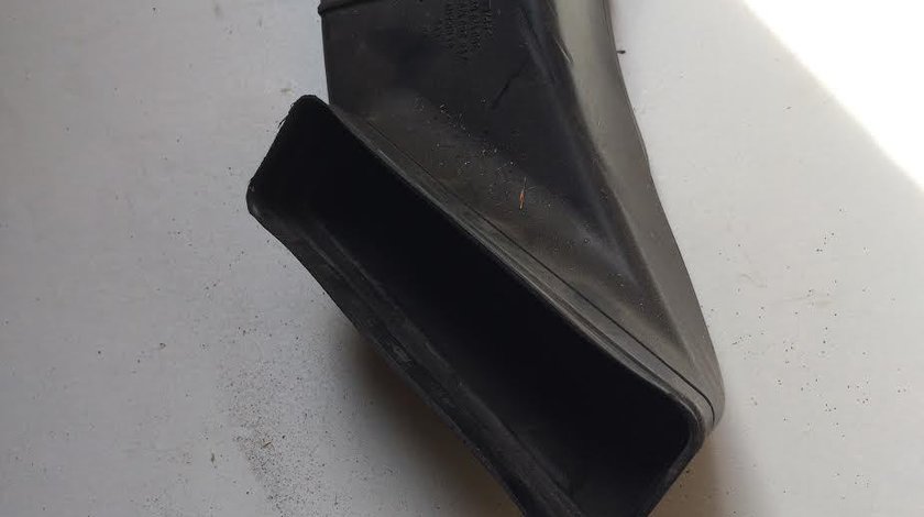 Tub aer VW PASSAT B5 3B0129565