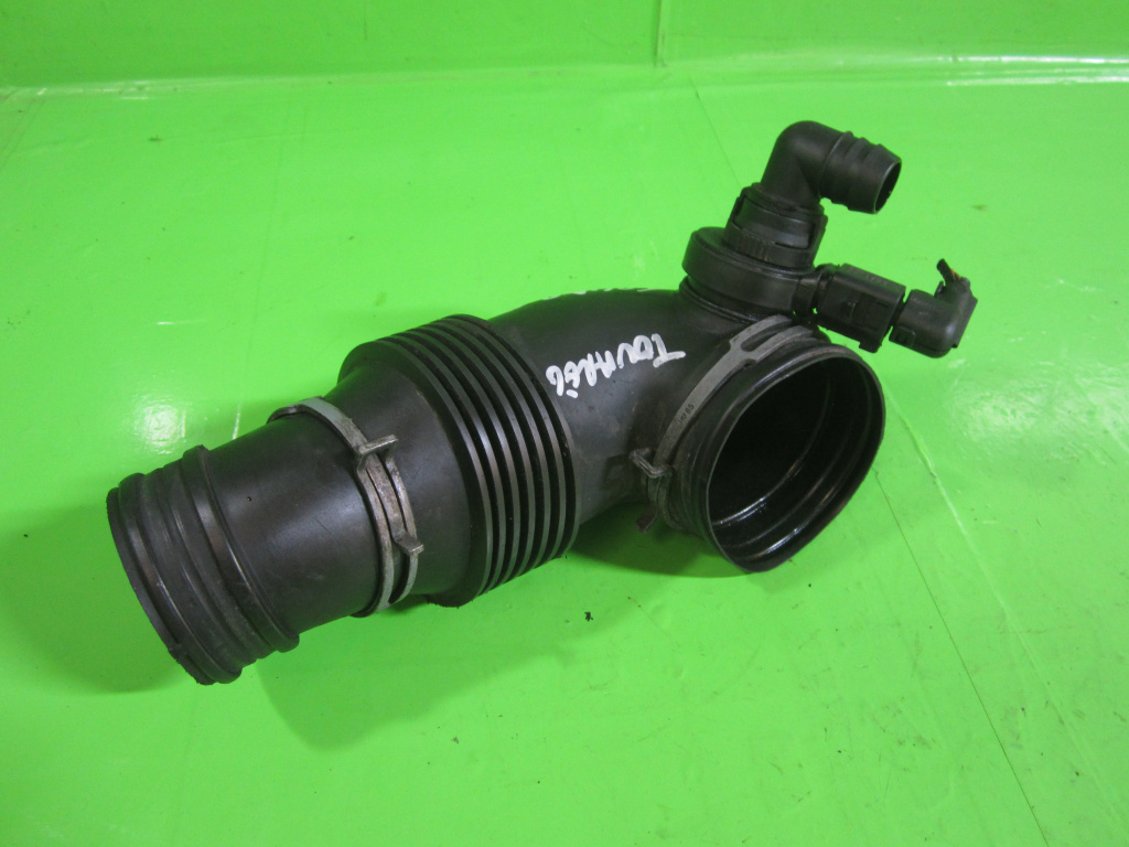 TUB / FURTUN AER INTERCOOLER TURBO CU SENZOR VW TOUAREG 2.5 TDI FAB. 2002 - 2010 ⭐⭐⭐⭐⭐