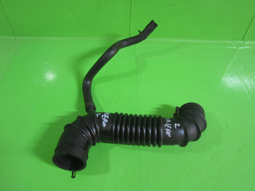 TUB / FURTUN / RACORD AER ADMISIE MITSUBISHI PAJERO 2 4x4 2.8 TD FAB. 1991 - 1999 ⭐⭐⭐⭐⭐