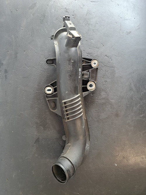 Tub intercooler cu senzor Audi A4 B8 2.0 TDI 105kw tip motor CAG 2008 2009 2010 2011 2012 - COD 8K01...