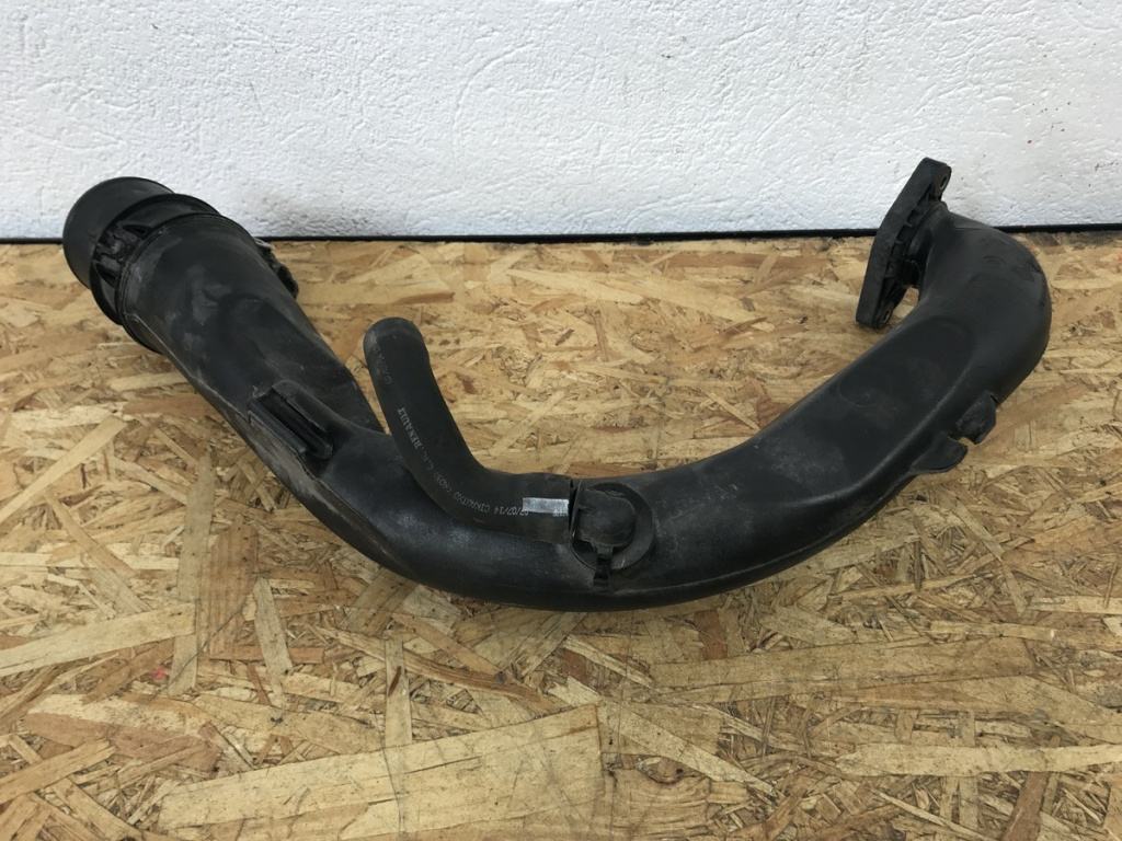 Tub intercooler Dacia Duster 2015 Diesel 4x2 suv 2015 (8200645723)