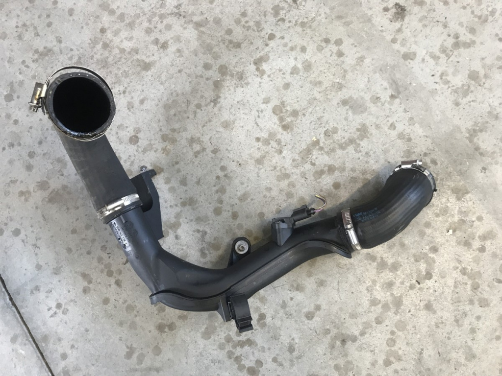 Tub intercooler Passat B6 4Motion sedan 2010 (5N0145770A)