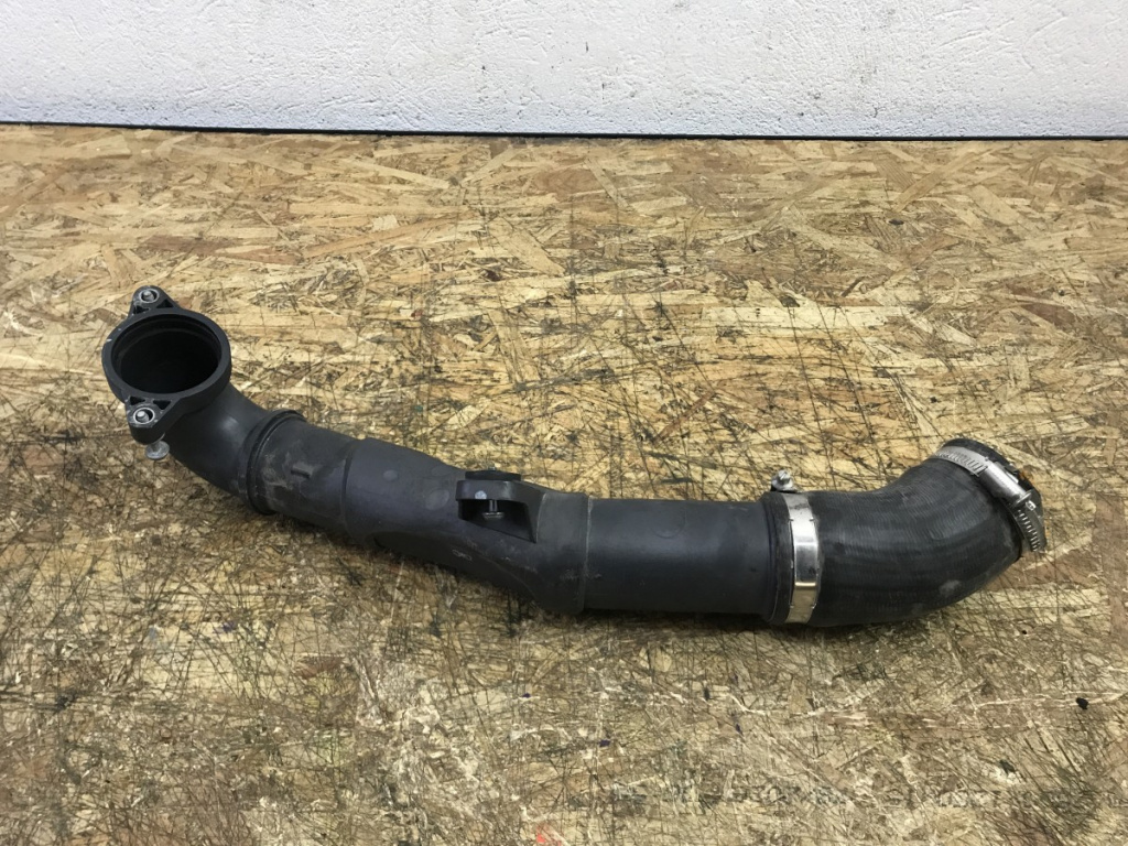 Tub intercooler VW Golf 7 Alltrack 4x4 Automat DSG combi 2016 (04L145828F)