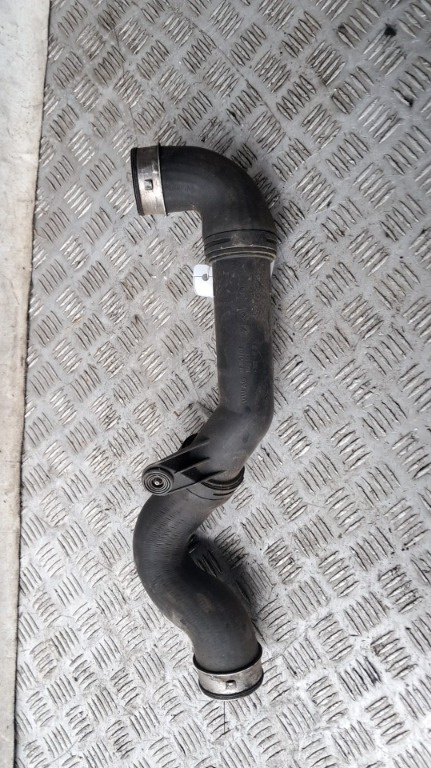 Tub intercooler Vw Touran 1.9 TDI 105CP / 77 KW cod motor BLS transmisie manuala 6+1 an 2007 cod 3c0145770B