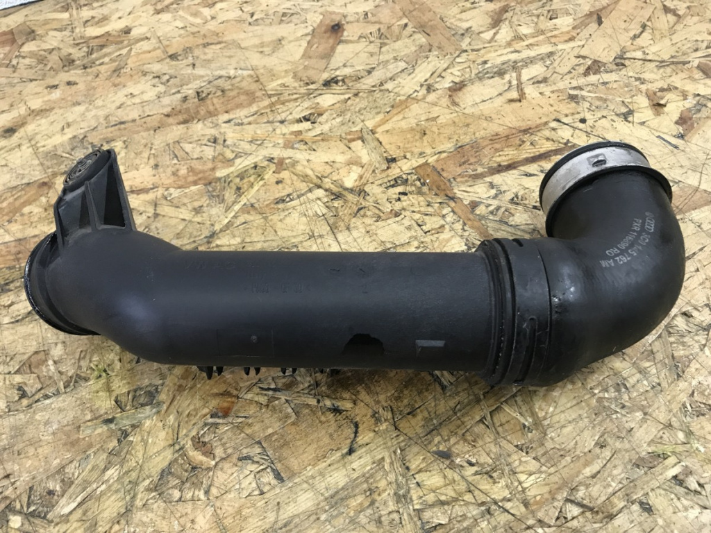 Tub intercooler VW Touran 2.0TDI DSG sedan 2008 (3C0145770B)