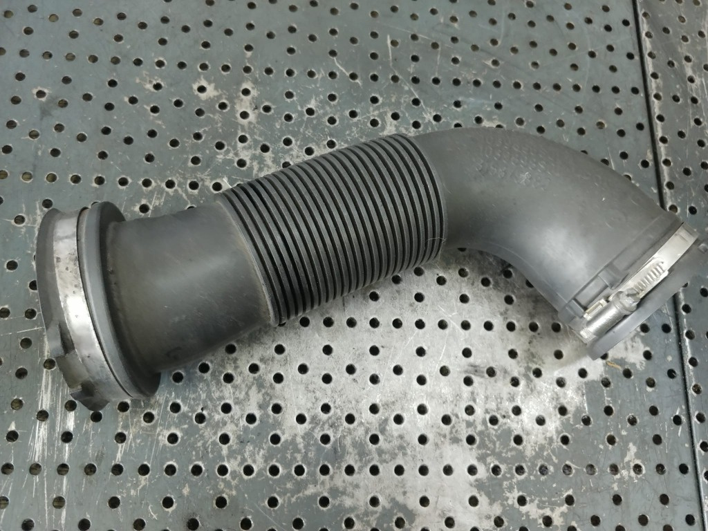 Tubulatura admisie 1.7cdti a17dtr opel astra j 13254633