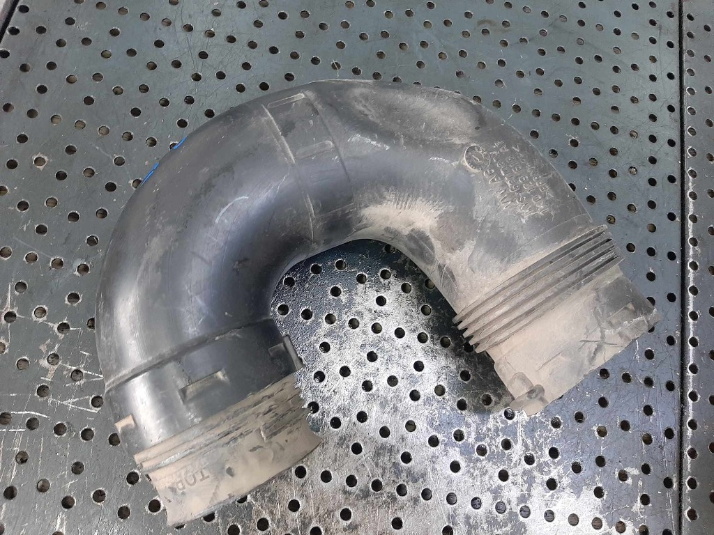 Tubulatura admisie 1.9 tdi vw golf 5 1k1 1k0129618at
