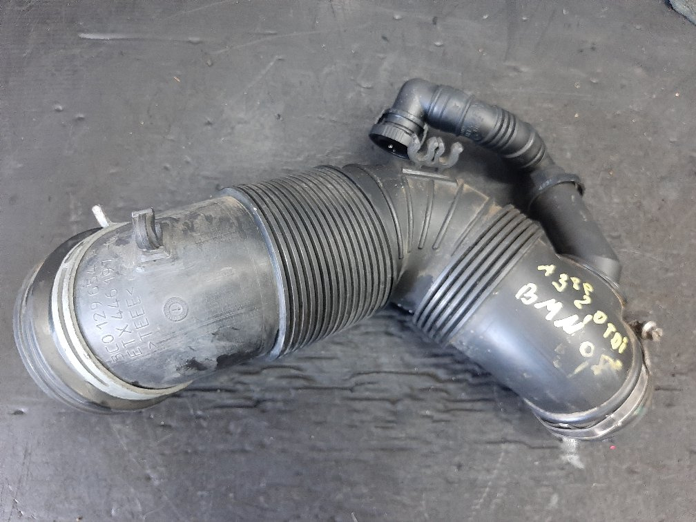 Tubulatura admisie 2.0 tdi audi a3 8p vw passat b6 touran 1t2 golf 5 3c0129654p