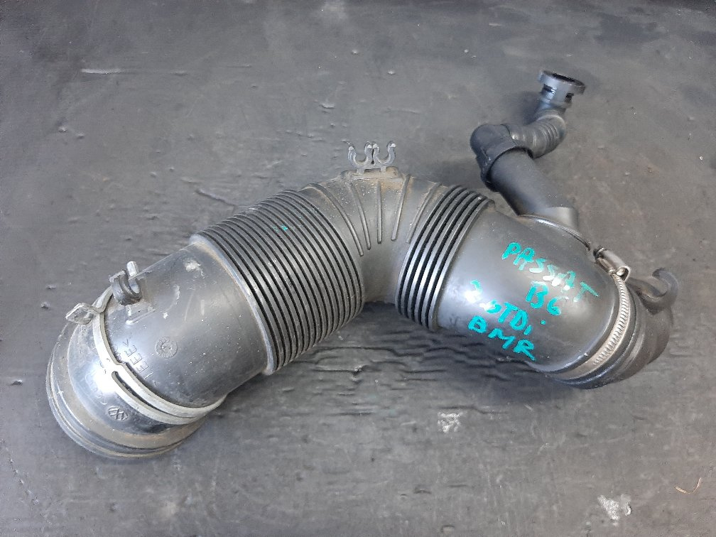 Tubulatura admisie 2.0 tdi audi a3 8p vw passat b6 touran 1t2 golf 5 3c0129654p