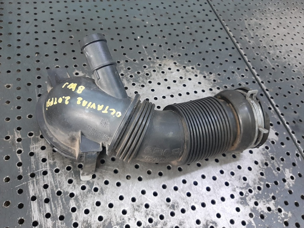 Tubulatura admisie 2.0 tfsi bwj skoda octavia 2 golf 5 audi a3 8p 06f129627h