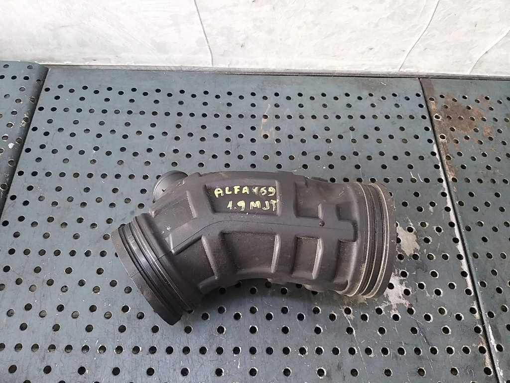Tubulatura admisie aer 1.9 mjt alfa romeo 159 939 55193538