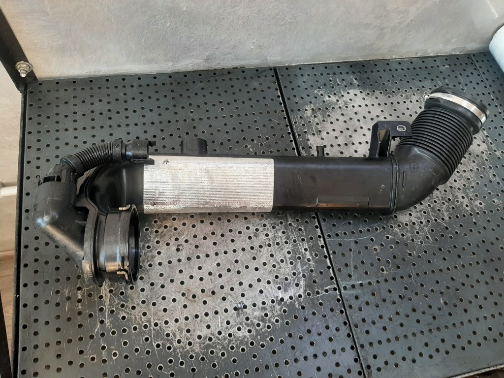 Tubulatura admisie aer 2.0 d b47c20b bmw x1 f48 1105879s