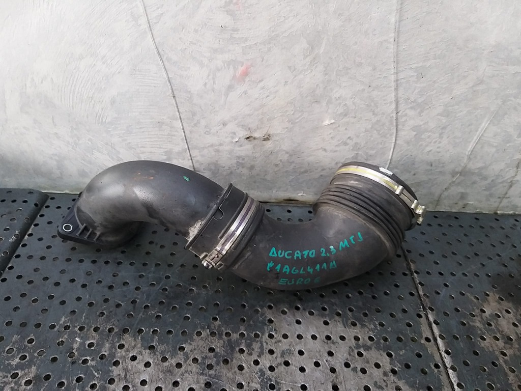 Tubulatura admisie aer 2.3 mjt fiat ducato 1379584080 5802041122