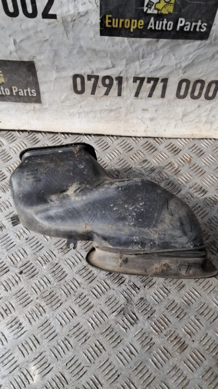 Tubulatura admisie aer Mercedes Vito W638 an fab. 2002 cod A6388313445