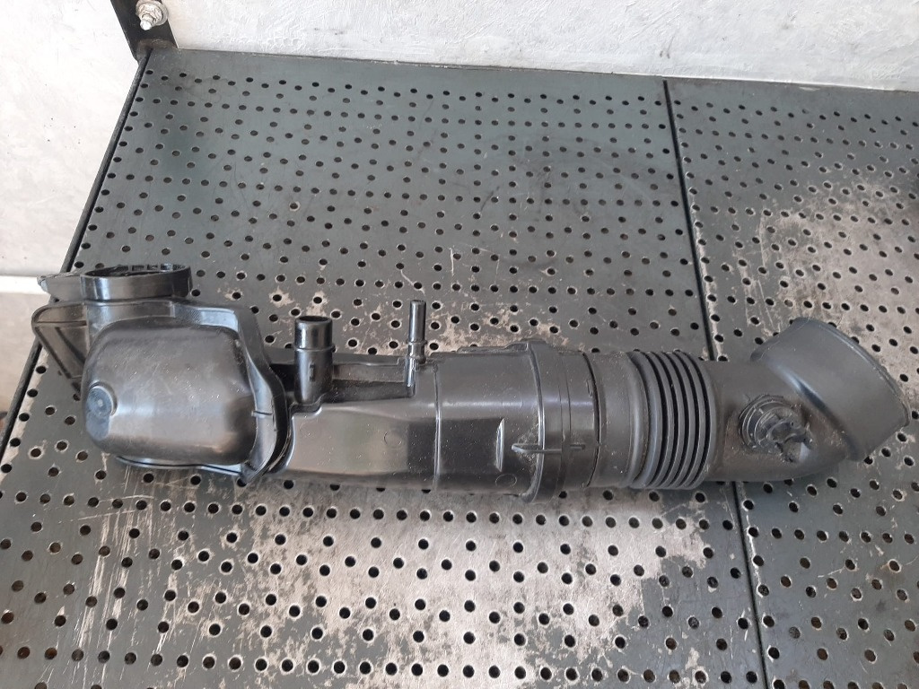 Tubulatura admisie hn05 1.2 b peugeot 2008 208 3008 citroen c4 9833016780