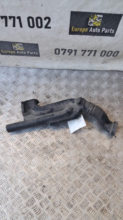 Tubulatura admisie Opel ASTRA H 1.4 benzina an 2007 cod 90531007 / 55351756