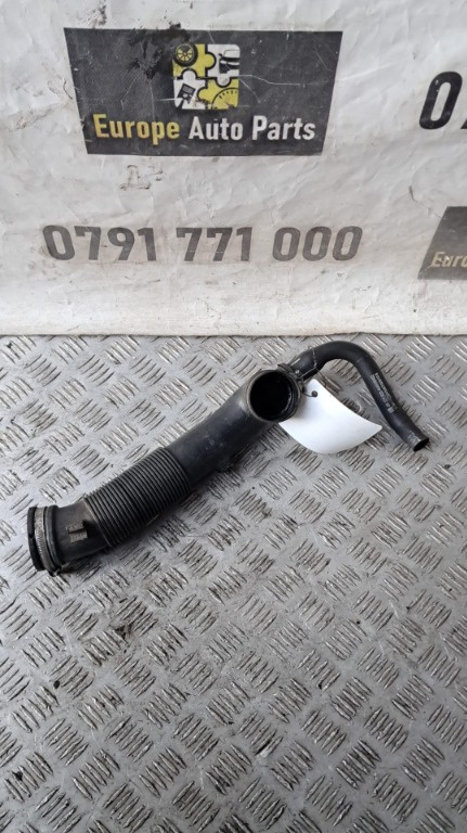Tubulatura admisie Opel Corsa D 1.4 16V Z14XEP an fab. 2007 cod 55351926
