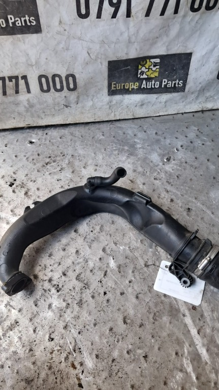 Tubulatura admisie Renault Captur 1.5 dci 110 CP cod motor K9K transinie manuala an 2015 cod 8200645723