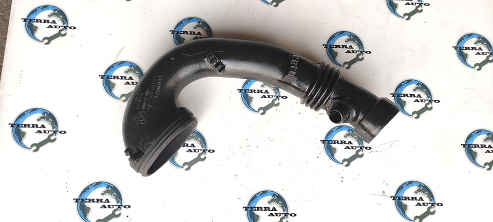 Tubulatura admisie turbina BMW Seria 5 (E60 / E61) 2.5 D cod: 7786013
