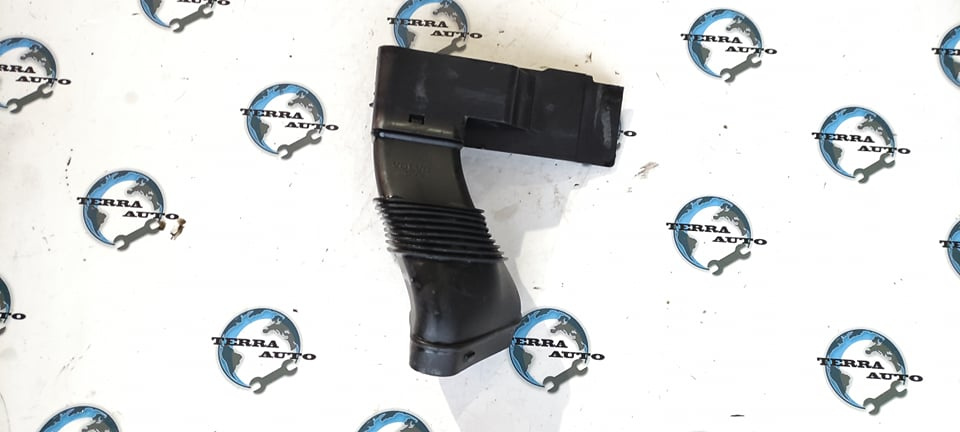 Tubulatura admisie Volvo S60 II 2.0 D cod: 30671772