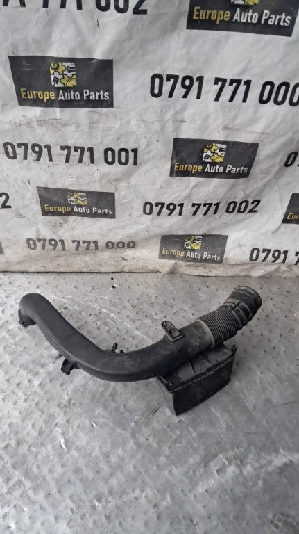 Tubulatura admisie Volvo V70 2.0 D cod motor D5204T2 an 2011 cod 31319049