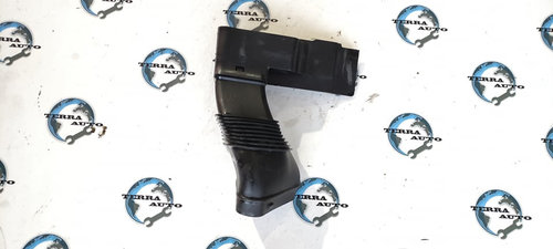 Tubulatura admisie Volvo V70 III 2.0 D cod: 30671772