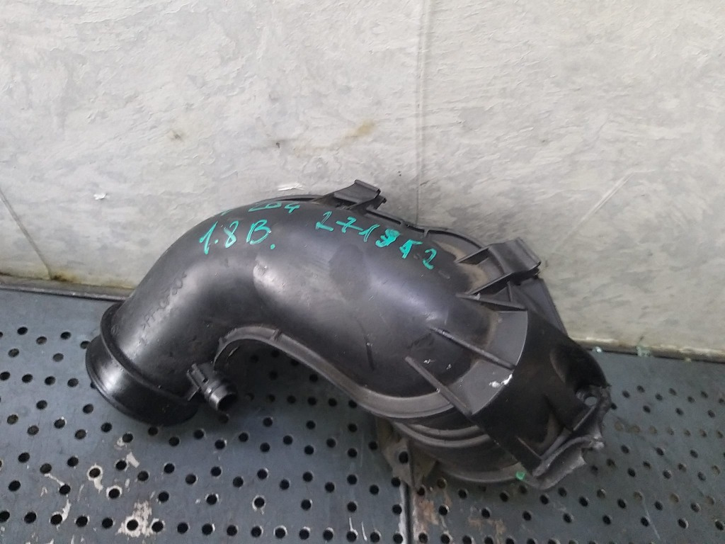 Tubulatura aer 1.8 b mercedes c class w204 a2710900829