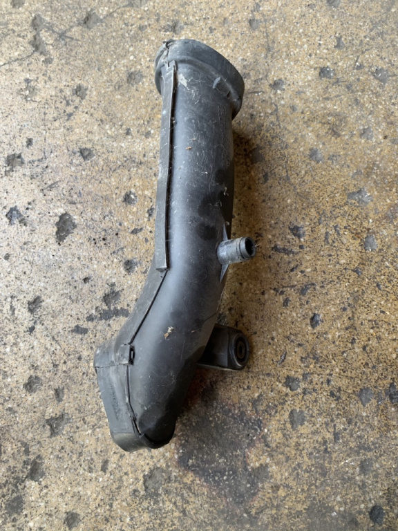 Tubulatura aer Volkswagen VW Bora [1998 - 2005] Sedan 1.9 TDI MT (150 hp) (1J2)