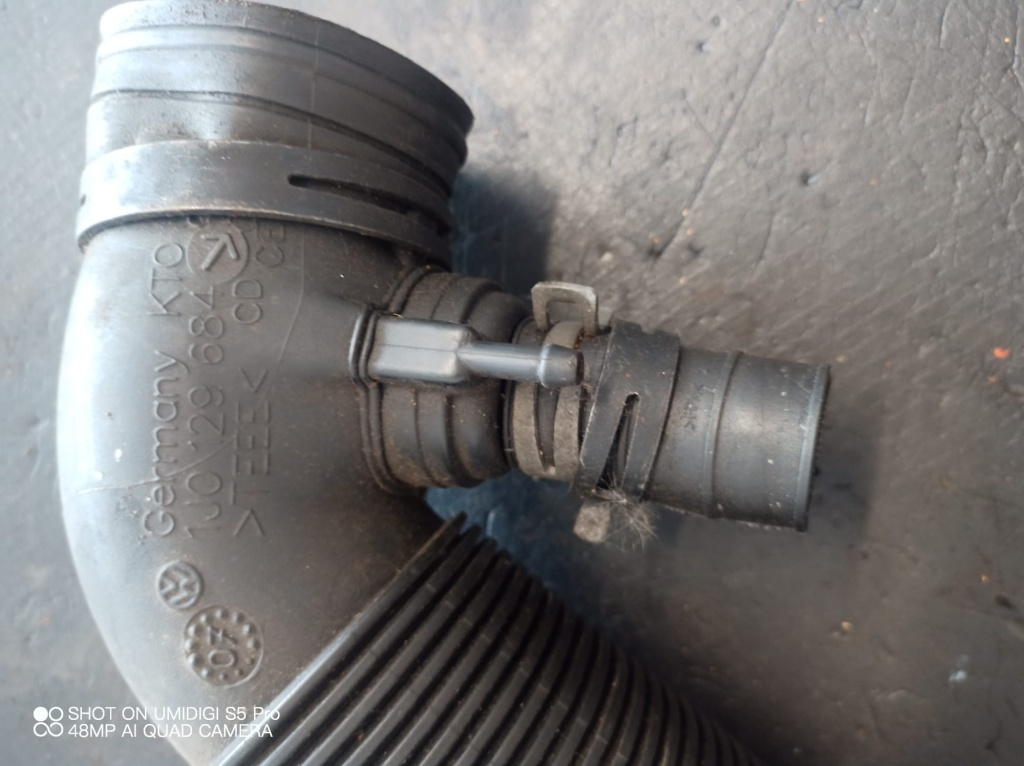 Tubulatura aer VW Golf 4 - COD 1J0 129 684