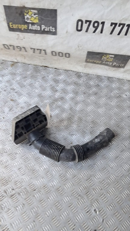 Tubulatura filtru aer Citroen C4 B7 1.6 HDI cod motor 9HR / DV6C transmisie manuala an 2012 cod 9675...