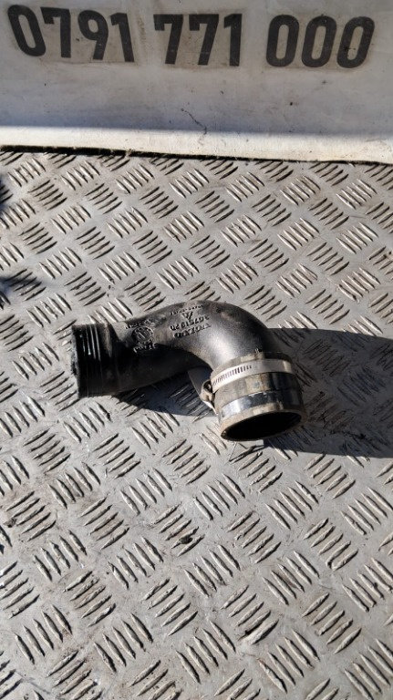 Tubulatura intercooler VOLVO XC60 XC70 2.4 cod motor D5244T4 an 2009 cod 30751920