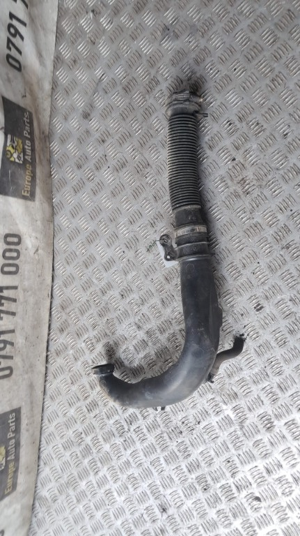 Tubulatura turbo Nissan Qashqai j10 1.5 DCI cod motor k9k transmisie manuala an 2011 cod 8200645723