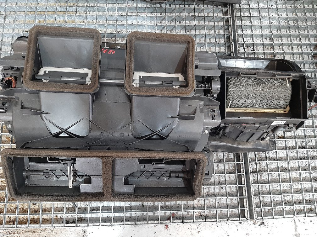 Tulumba aer bord clima bmw seria 1 e81 e87 9197710
