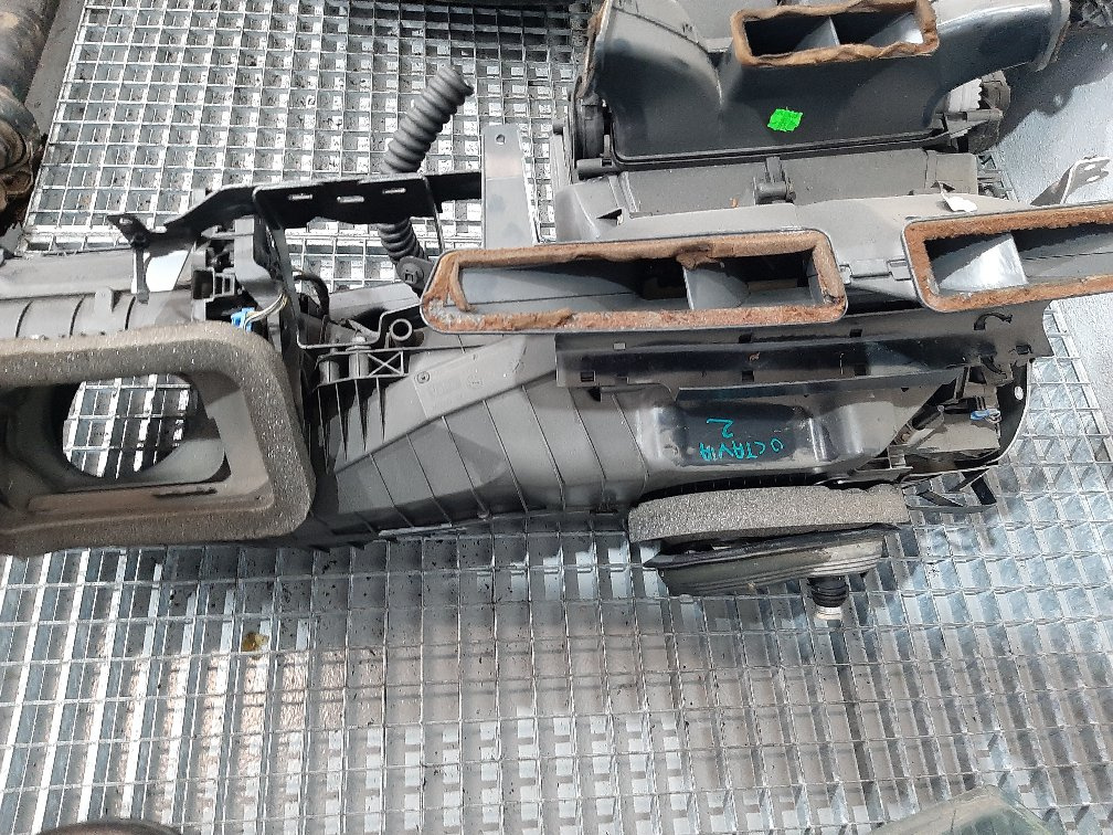 Tulumba aer bord clima skoda octavia 2 1z1820003f