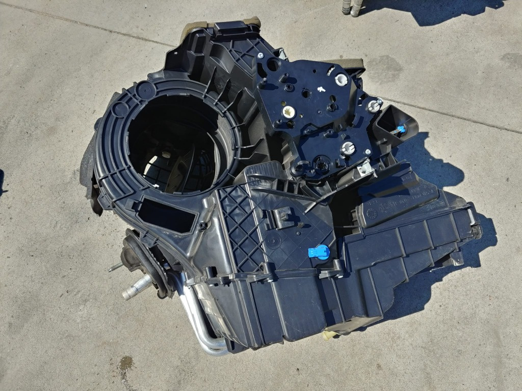 Tulumba aer clima bord 2.0 tdci ford kuga 2 dm2 dv6n-19b555-la
