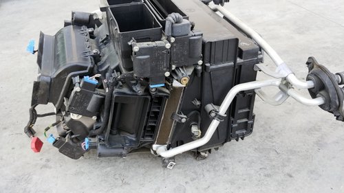 Tulumba clima sub bord audi a6 4f c6 4f1820351q