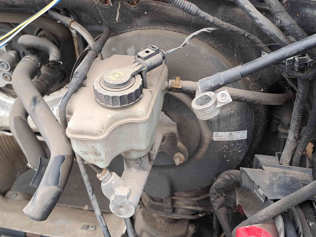 Tulumba frana Volkswagen Golf 5 (1K1) [Fabr 2004-2008] OEM 1.6 Benz BGU 75KW / 102CP