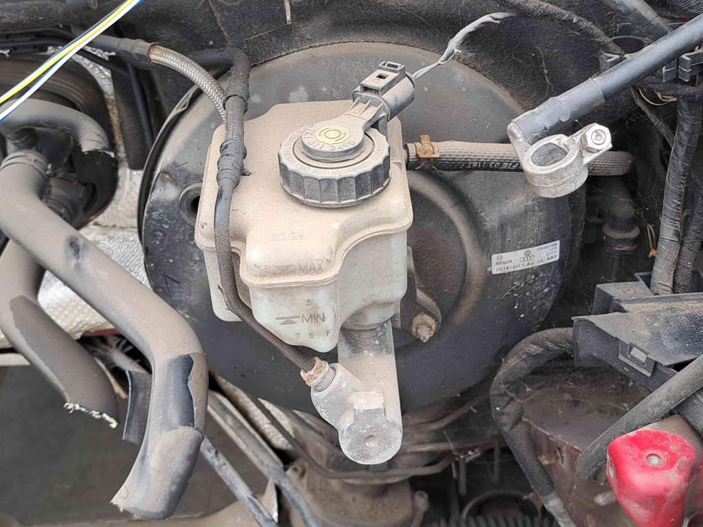 Tulumba frana Volkswagen Golf 5 (1K1) [Fabr 2004-2008] OEM 1.6 Benz BGU 75KW / 102CP