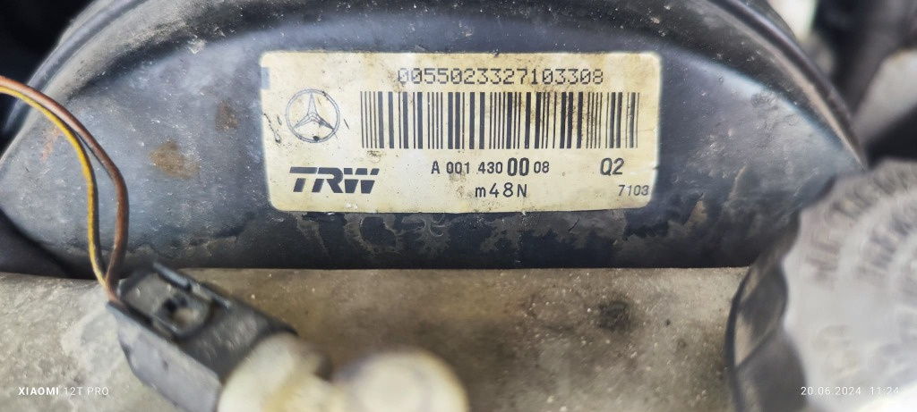 Tulumba servo mercedes sprinter 903 2. 2 tdi 130cp cod A0014300008