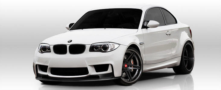 Tuning BMW: Accesorii din carbon pentru micul 1M