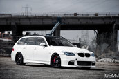 Tuning BMW - un Seria 5 break modificat ca la carte