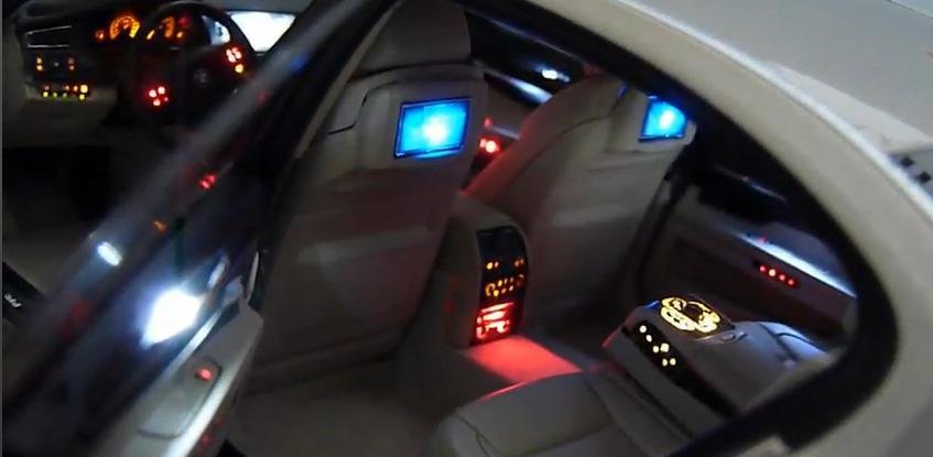 Tuning extrem pe... macheta BMW 1/18 Tuning extrem pe... macheta BMW 1/18