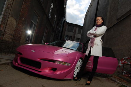 Tuning la feminin: Pink Ford Probe  by Ramona