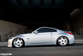 Tuning Nissan: 350Z Twin-Turbo, generatia Stance, culcata pe asfalt